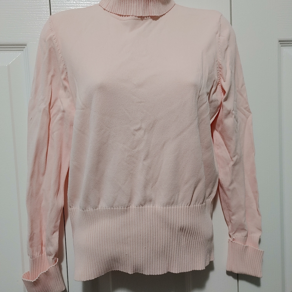 Ladies top - Picture 3 of 3